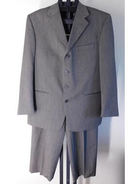 Monsieur Givenchy Men's 2 Piece Suit Size 43R Tan Pattern 100% Worsted Wool